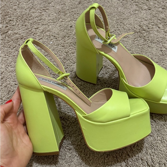 Steve Madden Neon Green Chunky Heels - Picture 1 of 4
